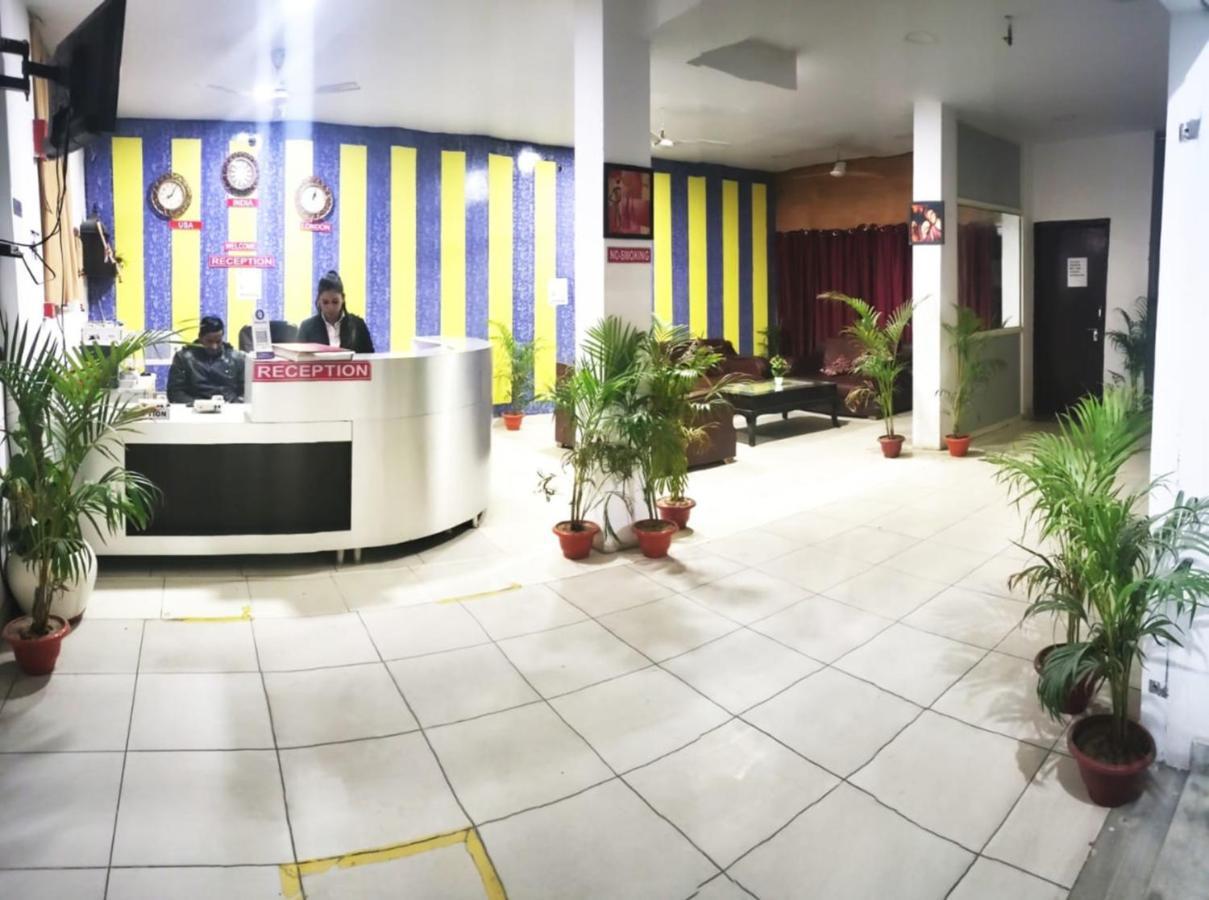 Hotel Ashoka Palace Near Igi Airport New Delhi Exterior photo