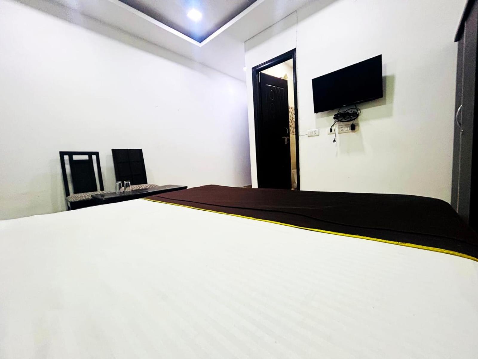 Hotel Ashoka Palace Near Igi Airport New Delhi Exterior photo