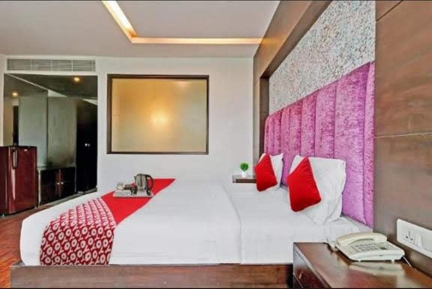 Hotel Ashoka Palace Near Igi Airport New Delhi Exterior photo