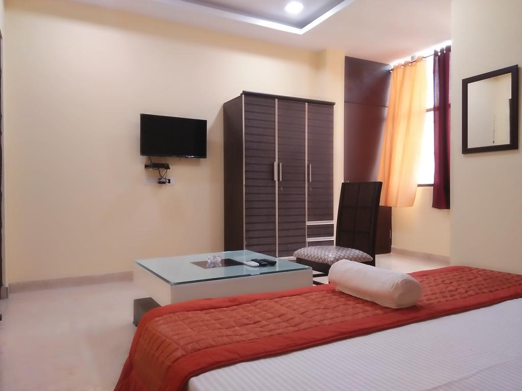 Hotel Ashoka Palace Near Igi Airport New Delhi Exterior photo