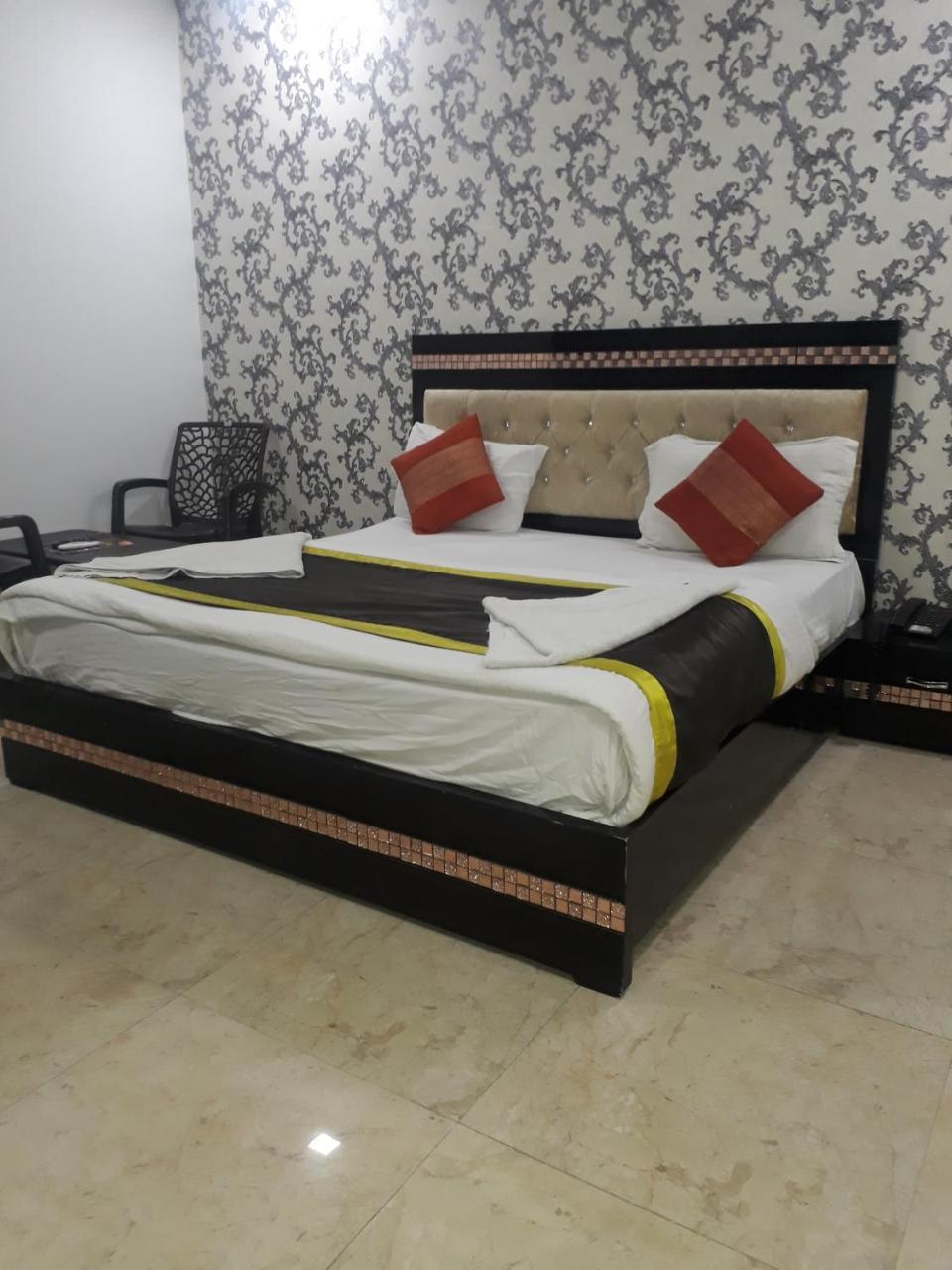 Hotel Ashoka Palace Near Igi Airport New Delhi Exterior photo