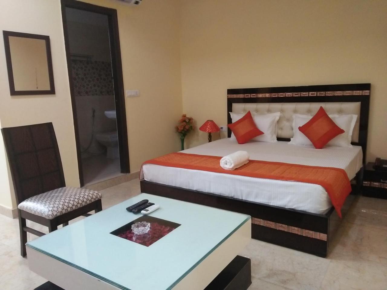 Hotel Ashoka Palace Near Igi Airport New Delhi Exterior photo
